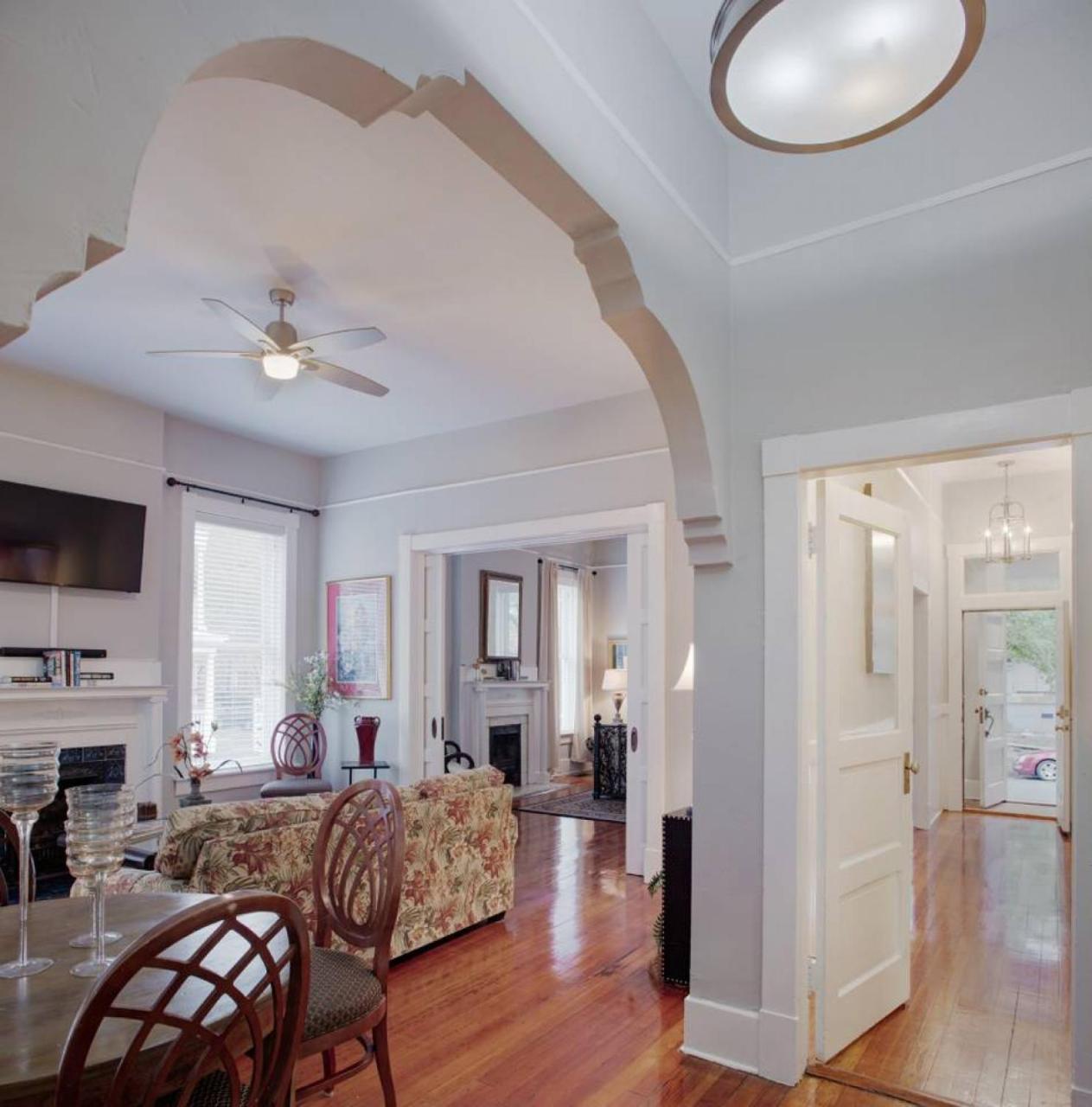 420Waldburg A - Modern Apt With Southern Charm Blocks From Forsyth Leilighet Savannah Eksteriør bilde