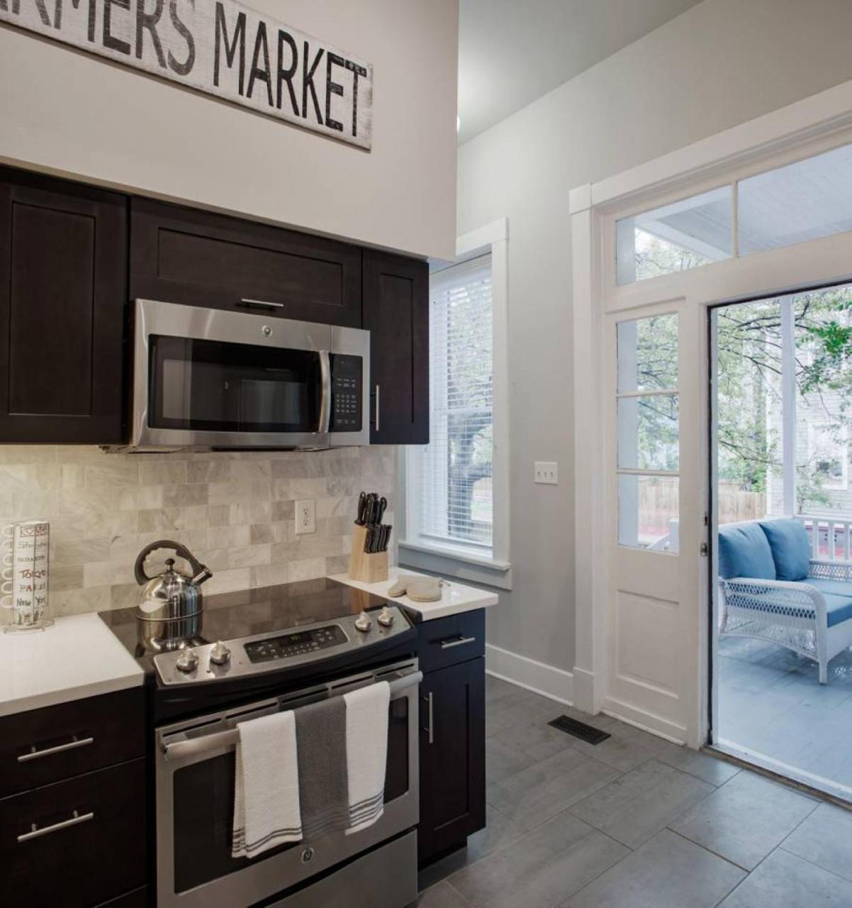 420Waldburg A - Modern Apt With Southern Charm Blocks From Forsyth Leilighet Savannah Eksteriør bilde